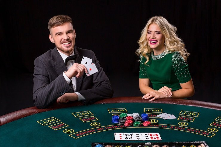 Live Erek Erek table with croupier and multi-camera studio setup